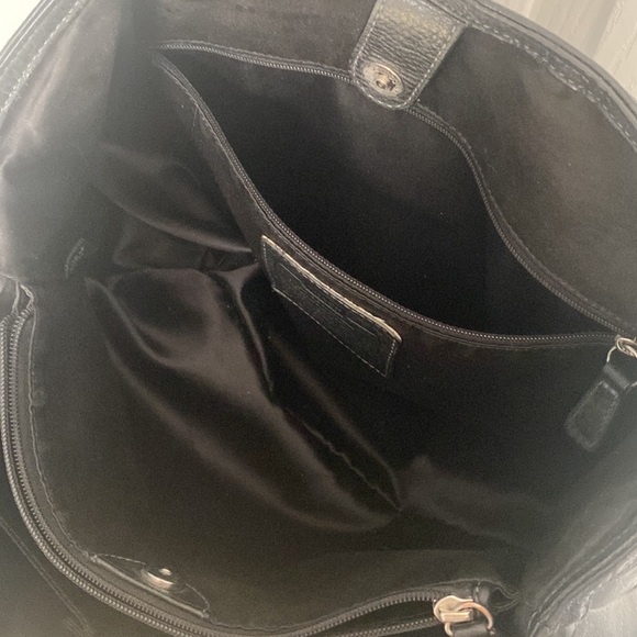 Top handle black leather COACH bag with divided interior pockets - Picture 3 of 7